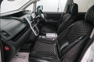 Минивэн Toyota Voxy 2010 года, 1349000 рублей, Красноярск