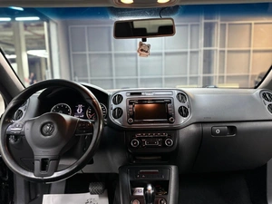 Внедорожник Volkswagen Tiguan 2013 года, 1547000 рублей, Красноярск