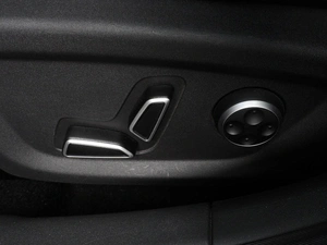 Лифтбек Changan UNI-V 2023 года, 2455000 рублей, Красный Пахарь