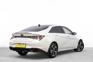 Седан Hyundai Elantra 2020 года, 1899000 рублей, Барнаул
