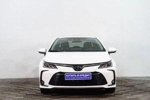 Седан Toyota Corolla 2022 года, 1899000 рублей, Сургут