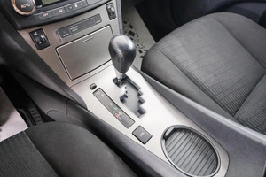 Седан Toyota Avensis 2009 года, 1189000 рублей, Красноярск