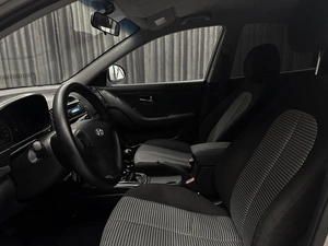 Седан Hyundai Elantra 2010 года, 550000 рублей, Красноярск