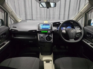 Минивэн Toyota Wish 2009 года, 1250000 рублей, Красноярск