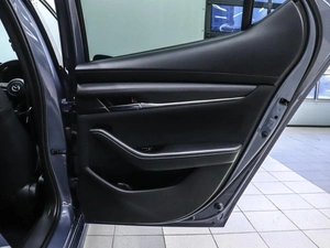 Хетчбэк Mazda 3 2019 года, 1699000 рублей, Красноярск