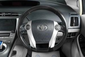Лифтбек Toyota Prius 2014 года, 999000 рублей, Тюмень