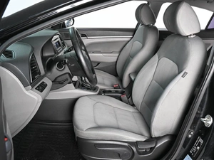 Седан Hyundai Elantra 2017 года, 1349000 рублей, Аксай