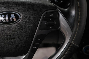 Хетчбэк Kia Rio 2015 года, 1049000 рублей, Новокузнецк