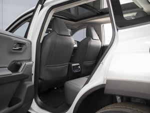 Внедорожник Toyota RAV4 2025 года, 4890000 рублей, Омск