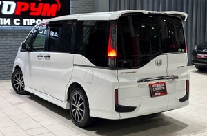 Минивэн Honda Stepwgn 2015 года, 1897000 рублей, Красноярск