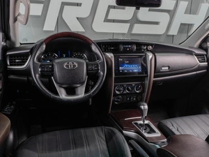 Внедорожник Toyota Fortuner 2019 года, 4240000 рублей, Тюмень
