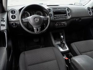 Внедорожник Volkswagen Tiguan 2012 года, 1210000 рублей, Краснодар