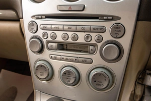Седан Mazda Atenza 2002 года, 499000 рублей, Барнаул