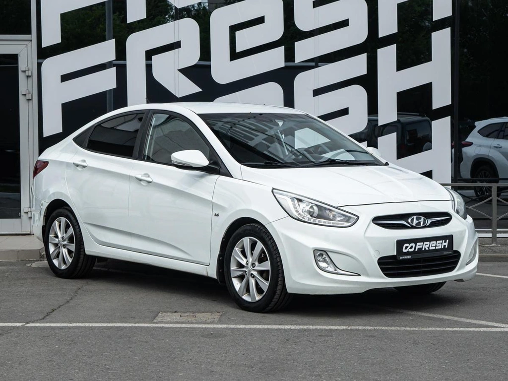 Седан Hyundai Solaris 2013 года, 960000 рублей, Волгоград