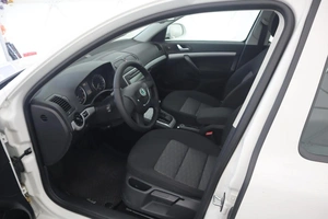 Хэтчбек Skoda Octavia 2012 года, 985000 рублей, Орёл