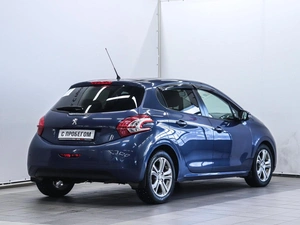 Хетчбэк Peugeot 208 2013 года, 710000 рублей, Красноярск