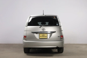 Минивэн Toyota Isis 2012 года, 1389000 рублей, Новосибирск