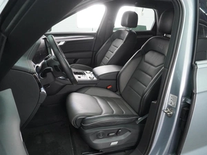 Внедорожник Volkswagen Touareg 2023 года, 9749000 рублей, Воронеж