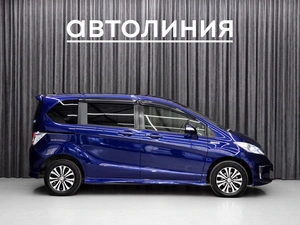 Минивэн Honda Freed 2014 года, 1199000 рублей, Красноярск