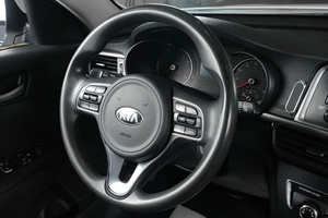 Седан Kia Optima 2015 года, 1359000 рублей, Тюмень