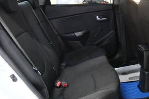 Седан Kia Rio 2015 года, 799000 рублей, Омск