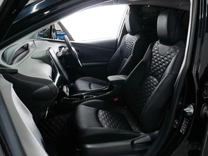 Хетчбэк Toyota Prius PHV 2017 года, 1697000 рублей, Тюмень