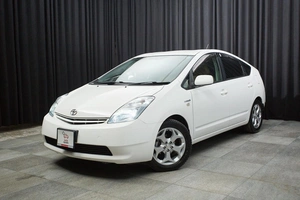 Лифтбек Toyota Prius 2011 года, 919999 рублей, Красноярск