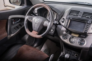 Внедорожник Toyota RAV4 2011 года, 1459000 рублей, Томск