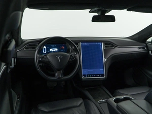 Лифтбек Tesla Model S 2017 года, 2951444 рублей, Москва