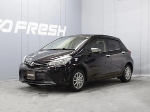 Хетчбэк Toyota Vitz 2016 года, 990000 рублей, Омск