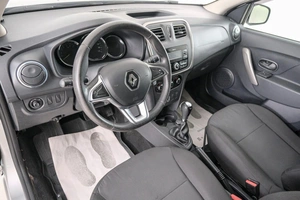 Хетчбэк Renault Sandero 2018 года, 899000 рублей, Красноярск