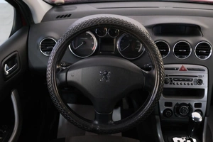 Хетчбэк Peugeot 308 2010 года, 589000 рублей, Омск