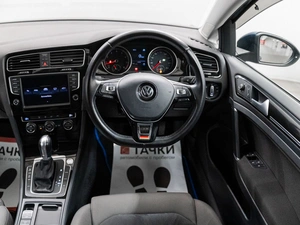 Хетчбэк Volkswagen Golf 2015 года, 1300000 рублей, Красноярск