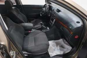 Седан Toyota Avensis 2005 года, 749000 рублей, Новокузнецк