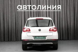 Внедорожник Volkswagen Tiguan 2009 года, 850000 рублей, Красноярск