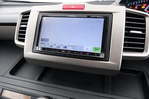 Минивэн Honda Freed 2011 года, 989000 рублей, Красноярск