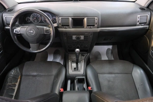 Лифтбек Opel Vectra 2006 года, 609000 рублей, Омск