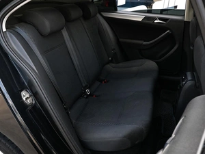 Седан Volkswagen Jetta 2011 года, 935000 рублей, Волгоград