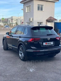 Внедорожник Volkswagen Tiguan 2018 года, 2380000 рублей, Красноярск