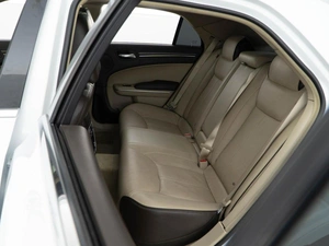 Седан Chrysler 300C 2012 года, 1899050 рублей, Москва