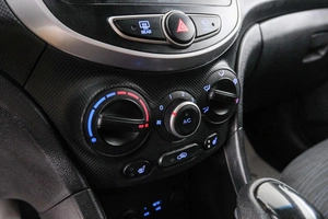 Седан Hyundai Solaris 2015 года, 899000 рублей, Красноярск