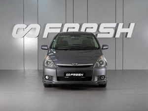 Минивэн Toyota Wish 2005 года, 850000 рублей, Красный Пахарь