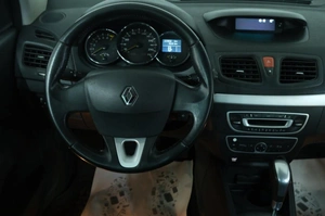 Седан Renault Fluence 2010 года, 849000 рублей, Омск