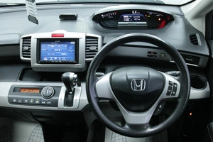 Минивэн Honda Freed 2011 года, 998000 рублей, Солонцы