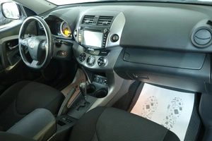 Внедорожник Toyota RAV4 2011 года, 1489000 рублей, Омск