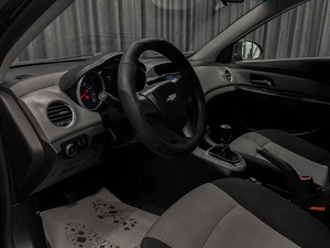 Седан Chevrolet Cruze 2011 года, 499000 рублей, Красноярск