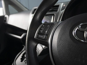 Хетчбэк Toyota Ractis 2013 года, 1070000 рублей, Омск