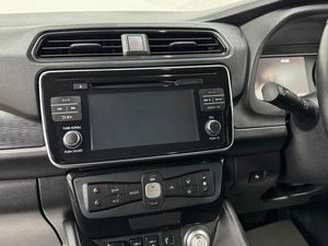 Хетчбэк Nissan Leaf 2018 года, 1799000 рублей, Красноярск