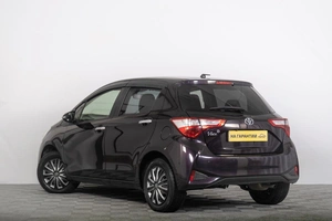 Хетчбэк Toyota Vitz 2018 года, 1069000 рублей, Томск