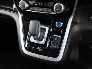 Минивэн Nissan Serena 2019 года, 2329000 рублей, Кирилловка